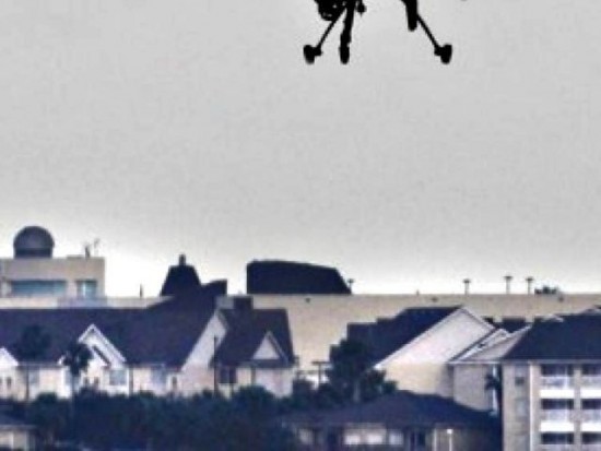 Hovering-Drone-Eric-Drone-AP-640x480