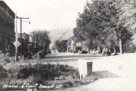 main-center22.jpg - 43400 Bytes