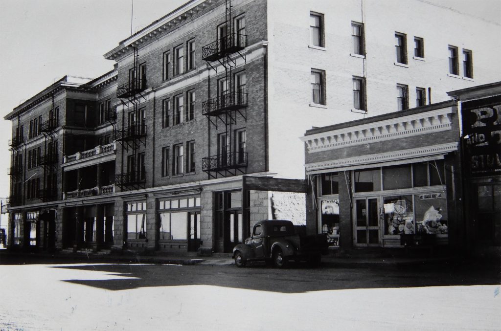 Herb Ringer image of Goldfield Hotel in the 40s