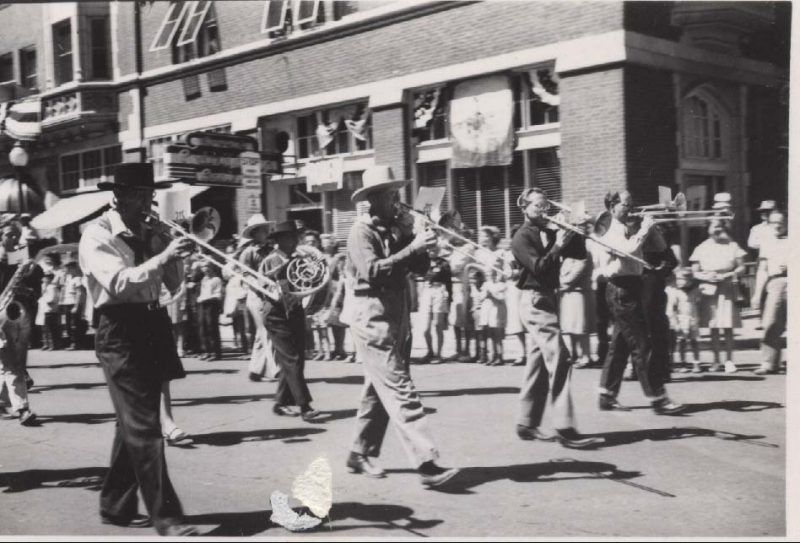 Tonopah Parade, 1940s. Photo by Herb Ringer