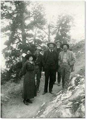 Kolb Brothers photograph of visitors to the South Rim, November, 1912
